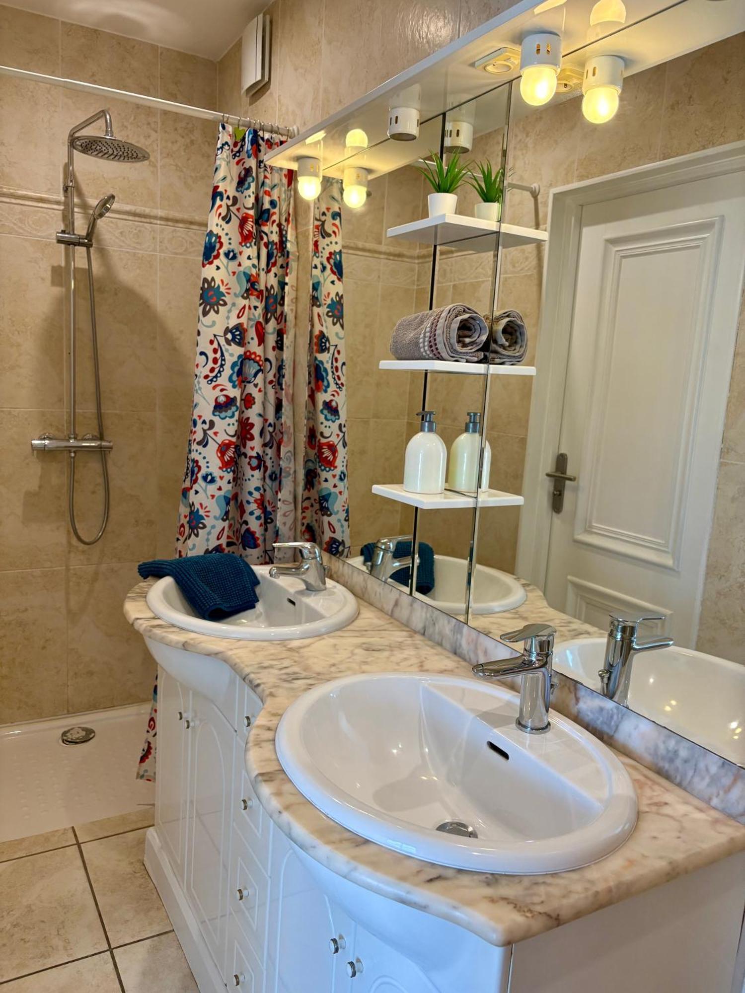 Domaine Les Buis Bed and Breakfast Saint-Fortunat-sur-Eyrieux Exteriör bild