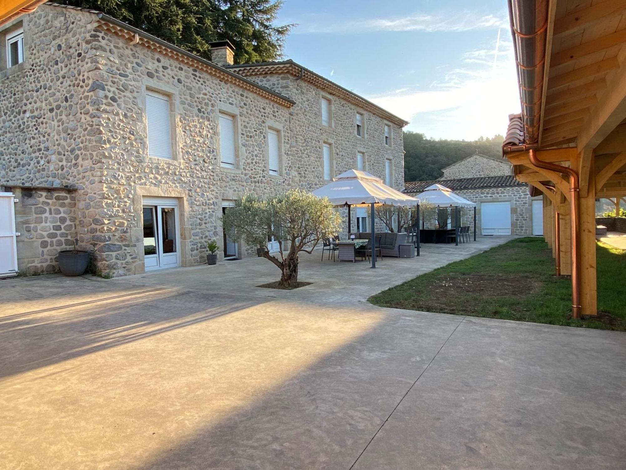 Domaine Les Buis Bed and Breakfast Saint-Fortunat-sur-Eyrieux Exteriör bild